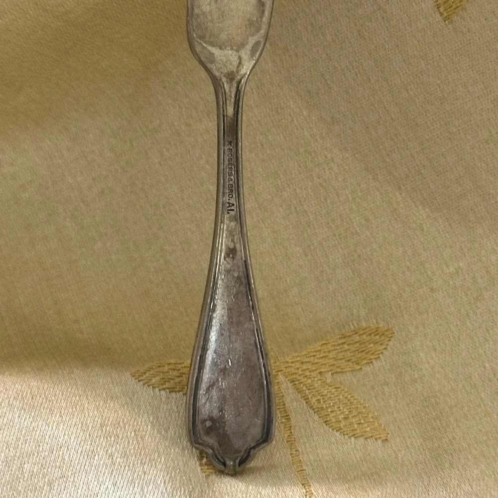Vintage Early 1990s ⭐️ Rogers & Bro. AI. Flat Handle Master Butter Knife.